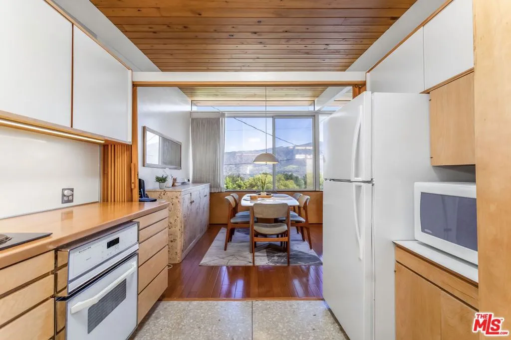 8554 Day Street, Sunland, California 91040 home-pic-9